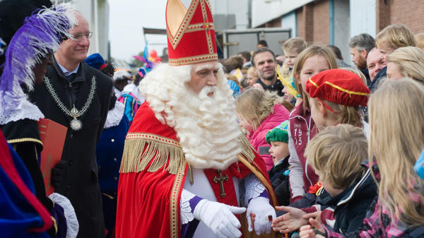 SINTERKLAAS BABBO NATALE PAESI BASSI CHE HA ISPIRATO SANTA KLAUS