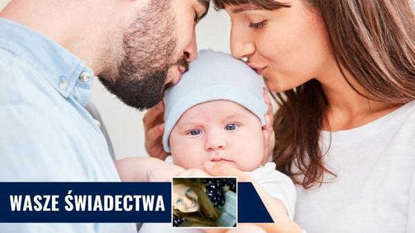 Para całująca swoje dziecko w głowę