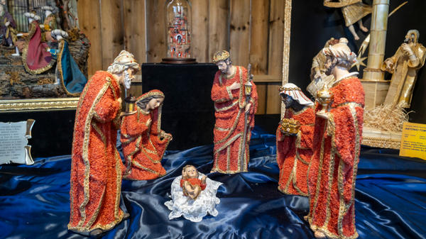 VATICAN-CHRISTMAS2023-100-nativity-scenes-exhibition-St.-Peters-Square