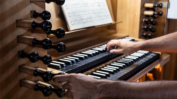 Wybudzenie organów kościelnych