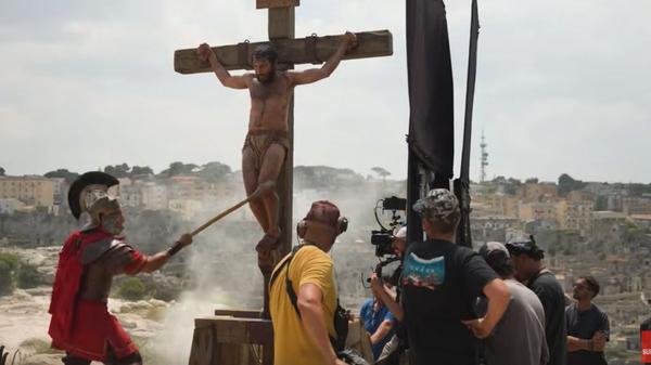 Harcèlement, blessure, eucharistie : Jonathan Roumie se confie sur The Chosen