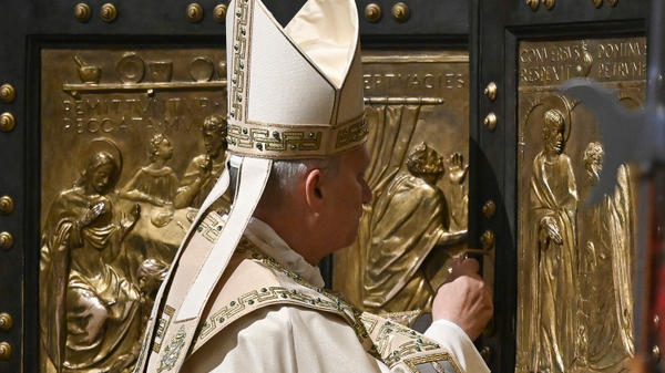 pope-leo-xiv-epiphany-closes-holy-door-jubilee2025