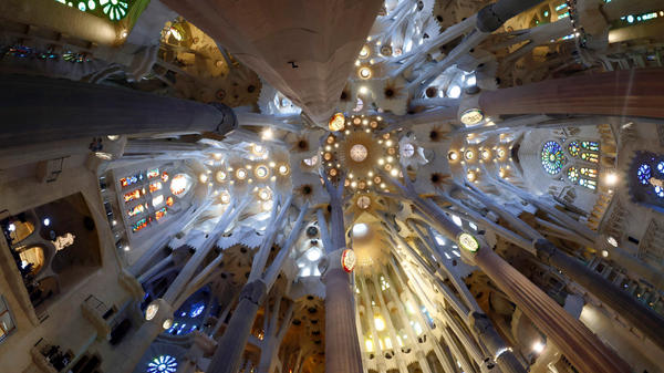 pope-leo-xiv--holy-mass-basilica-sagrada-familia-jesus-christ-tower-barcelona