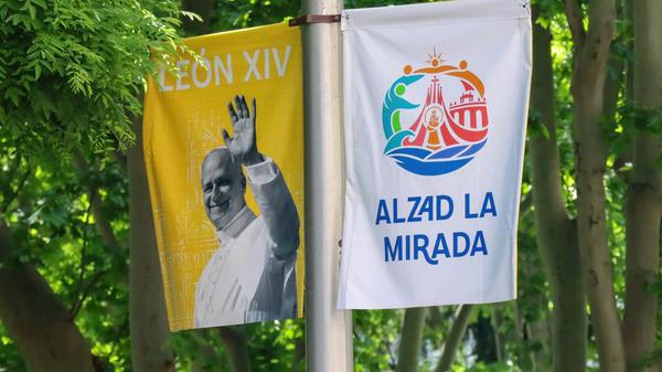 voluntarios en tenerife por la visita del papa