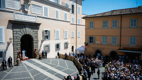 pope-leo-xiv-angelus-castel-gandolfo
