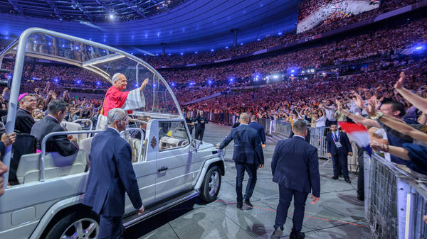 pope-leo-xiv-prayer-vigil-french-saints-at-stade-de-france