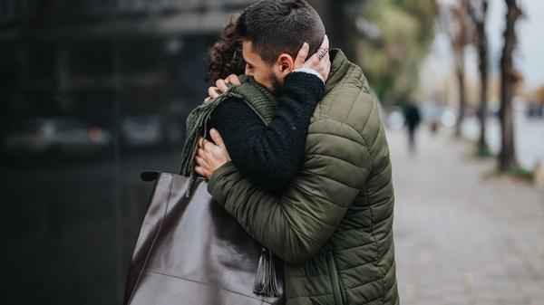 abrazo-pareja