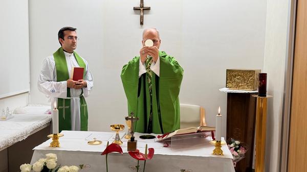 pope-leo-xiv-celebrates-mass-rome-gemelli-hospital-october-16-2026