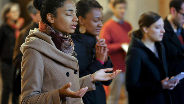 WOMAN PRAY