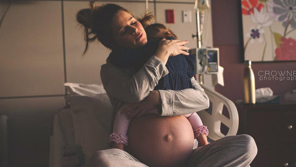 MADRE;FIGLIA;ABBRACCIO