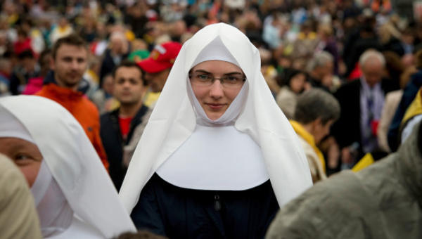 SUORA ABITO MODESTIA