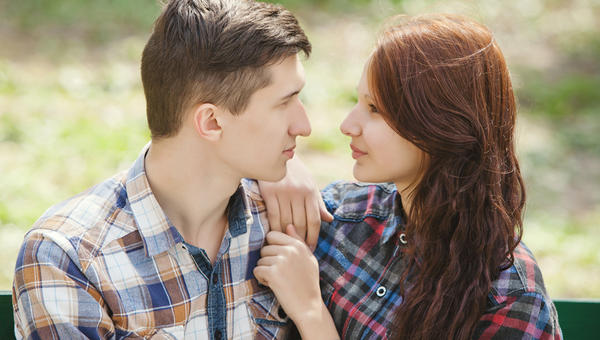 COUPLE,DATING