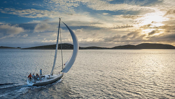 Sailing boat