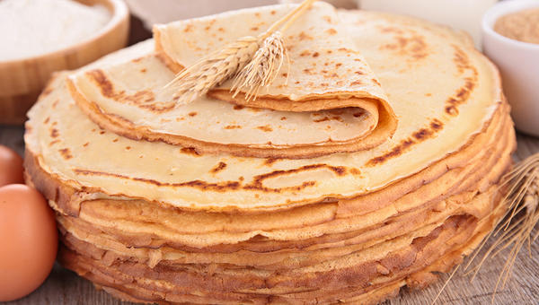 CREPE AND INGREDIENTS