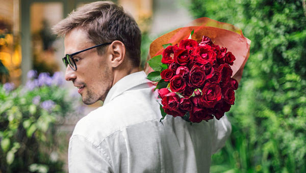 MAN,HUSBAND,FLOWERS