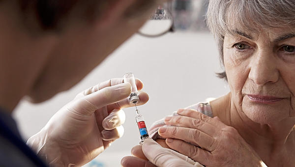 FLU,SHOT,WOMAN,DOCTOR