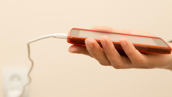 SMARTPHONE CHARGING