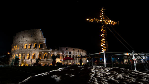 POPE VIA CRUCIS