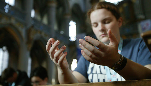 GIRL PRYING CHURCH