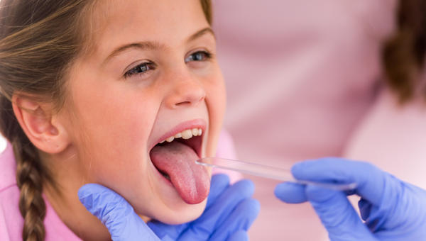 GIRL MOUTH DOCTOR