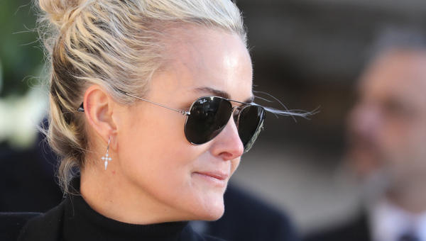 LAETICIA HALLYDAY
