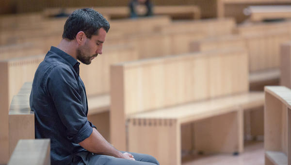 MAN PRAY