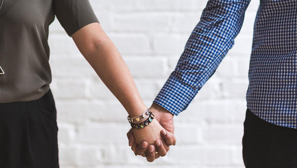 DATING,RELATIONSHIP,HOLDING,HANDS