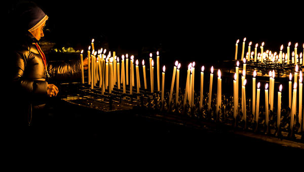 CANDLES,NUN