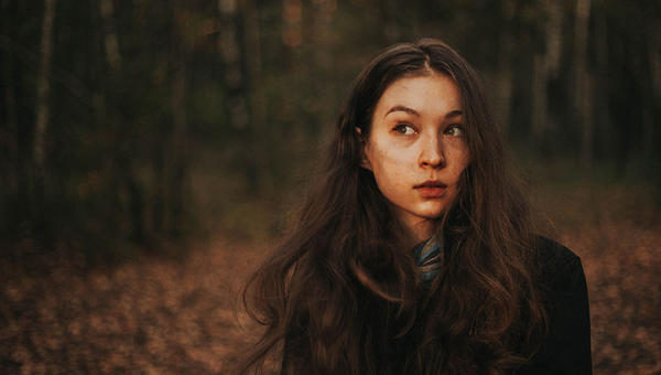 WOMAN