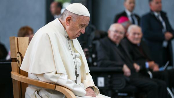 POPE FRANCIS,MMWMOF,PRAYING