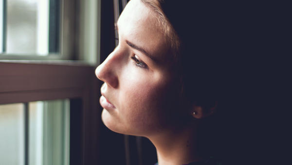 GIRL,WORRY