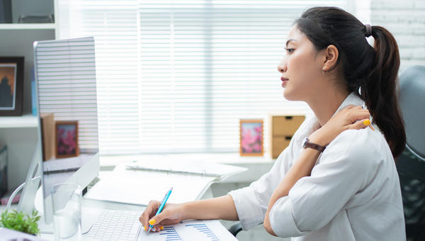 WOMAN,WORKING