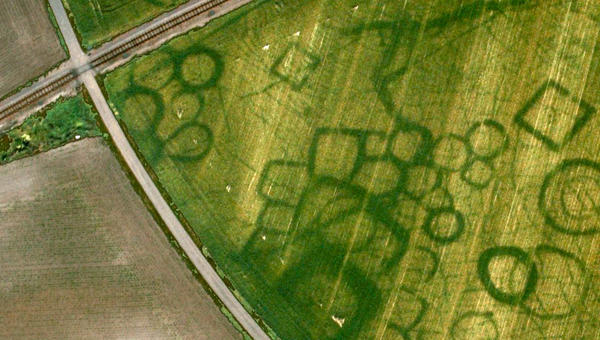 CROP CIRCLES