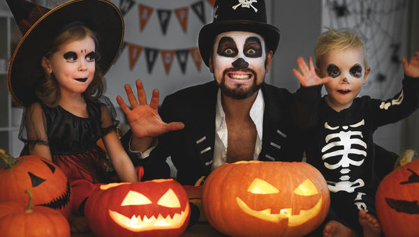 DAD,KIDS,HALLOWEEN