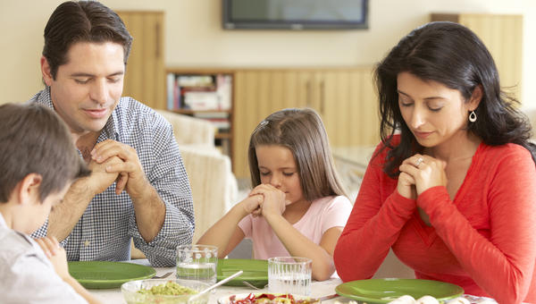 FAMILY,GRACE,DINNER