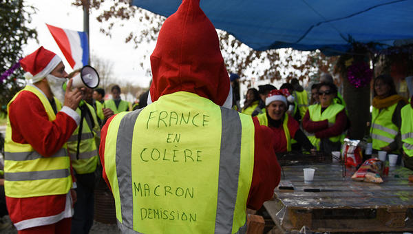 YELLOW VESTS