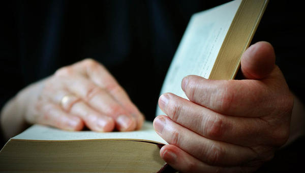 BIBLE,HANDS
