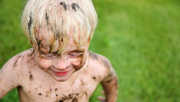 little boy, dirty,