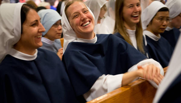 HAPPY NUNS