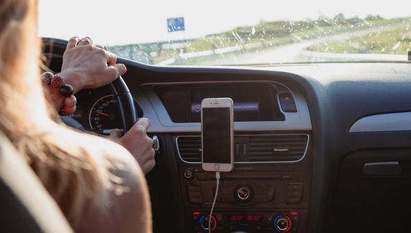 WOMAN CAR