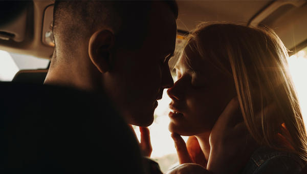 YOUNG COUPLE, KISS,