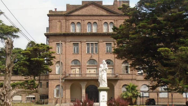 COLEGIO MAXIMO