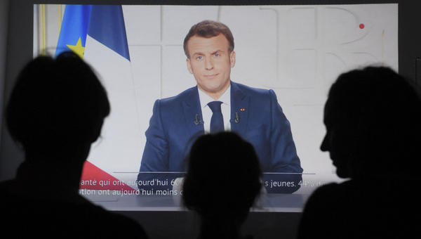 WEB2-EMMANUEL MACRON-AFP000_97666B.jpg