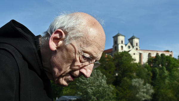LEON KNABIT