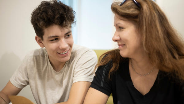 MADRE E FIGLIO ADOLESCENTE