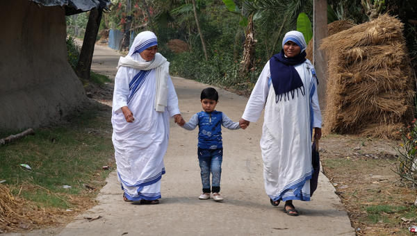 WEB2-CHARITY-NUNS-INDIA-shutterstock_1736354240.jpg