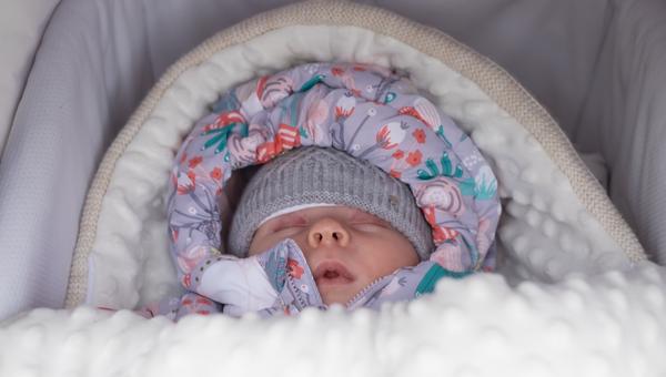 NEWBORN, WINTER, SLEEP