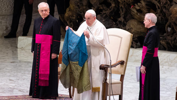 POPE-FRANCIS-AUDIENCE-UKRAINE-refugees-Antoine-Mekary-ALETEIA