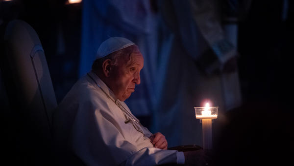 POPE-FRANCIS-VIGIL-EASTER