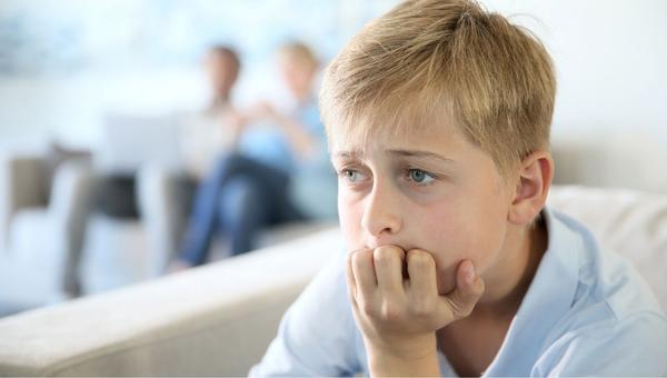 GENITORI IPERPROTETTIVI, BAMBINO ANSIOSO,